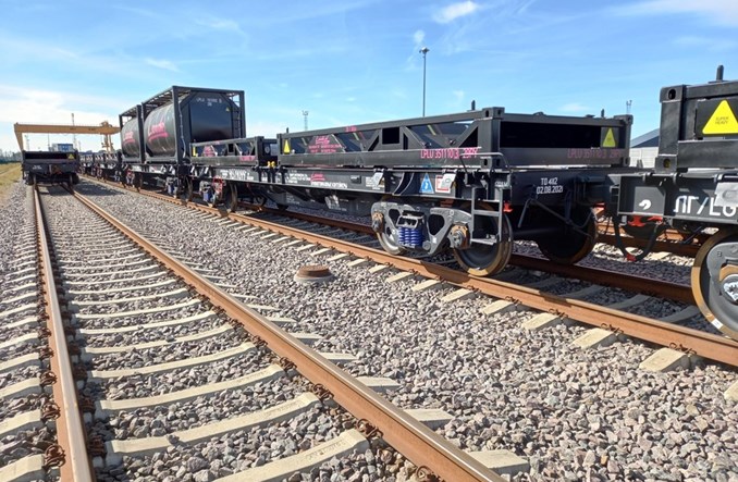 Laude coraz więcej wozi w Ukrainie