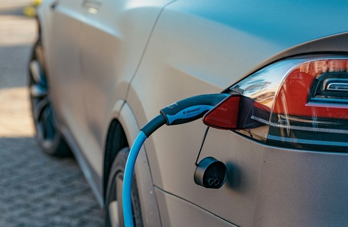 Zadyszka na rynku ładowania samochodów elektrycznych. Rozwój infrastruktury przyhamował