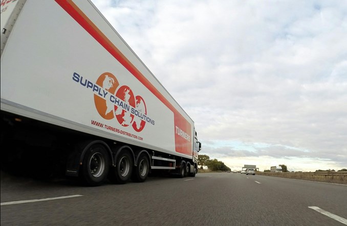 Jak skutecznie chronić transport ładunków przed ryzykiem kradzieży i pożaru?