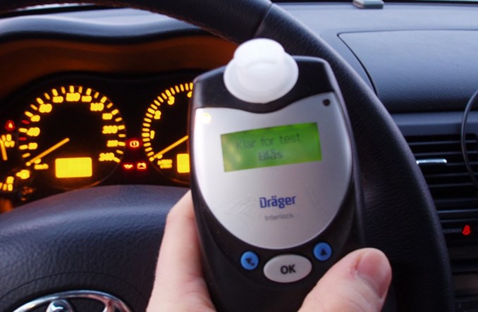 Blokady alkoholowe w samochodach pomogą walczyć z pijanymi za kierownicą? 