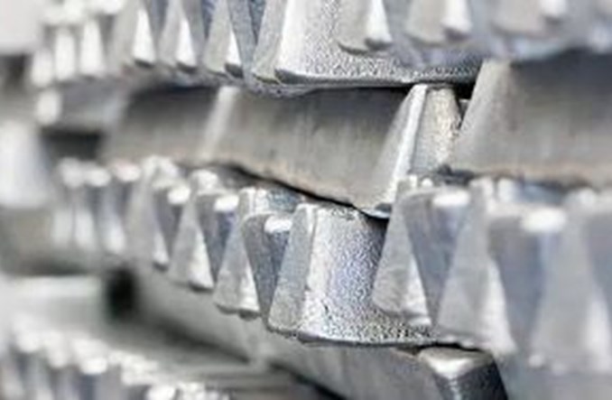 Dwa miliony ton aluminium z Rosji trafią do USA? Propozycja Putina 