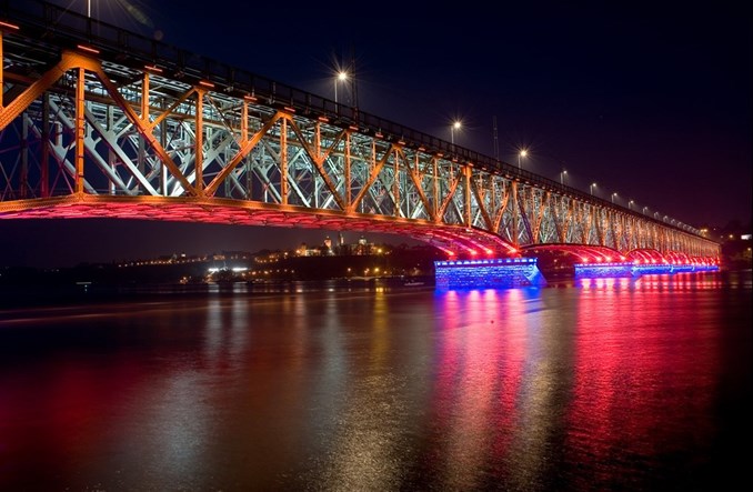 Płockie mosty z konserwacją oświetlenia