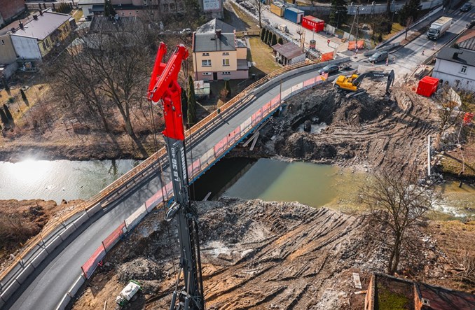 Widać postępy na budowie mostu w Szczekocinach