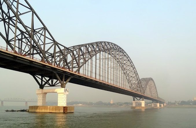 Trzęsienie ziemi w Birmie. Zawalił się słynny most nad rzeką Irawadi