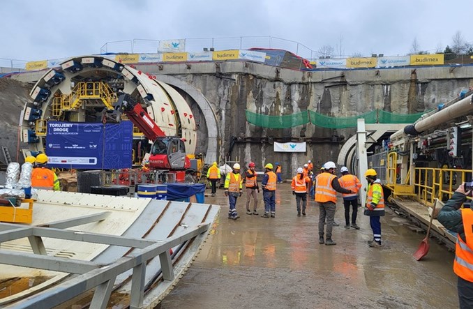 Tak będą drążyć tunel na linii kolejowej 104