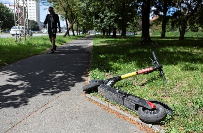 Hulajnogi wciąż niebezpieczne – 5 ofiar śmiertelnych w 2024 roku
