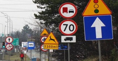 Znaków drogowych jest za dużo. Powstaje chaos informacyjny