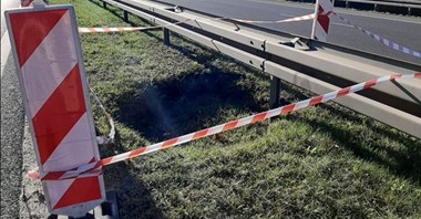 Małopolskie. Tuż przy cmentarzu zapadła się droga 