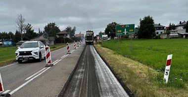 Utrudnienia na DK-65 w Knyszynie. Trwa rozbudowa drogi 