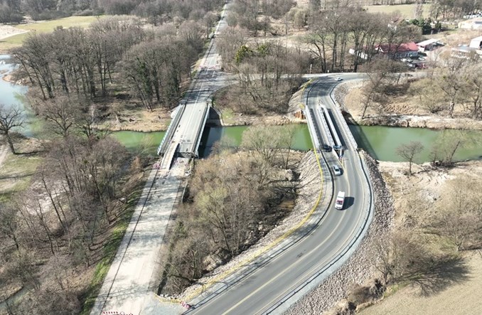 Szesnaście firm walczy o budowę mostu 