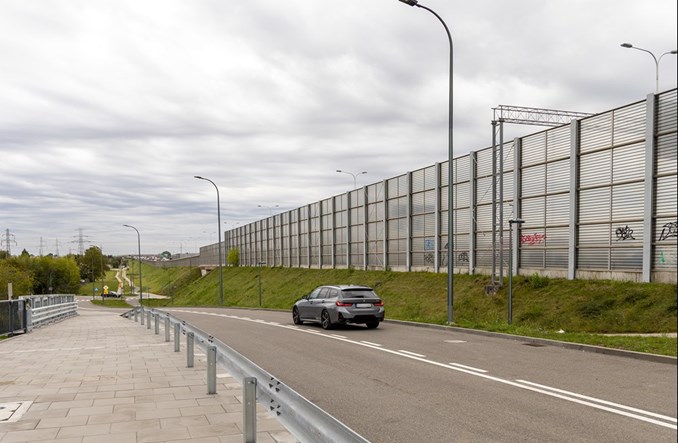 Warszawski wiadukt bez dojazdów otwarty po 12 latach