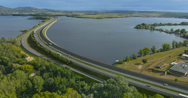Czesi wybudują autostradę na nasypie