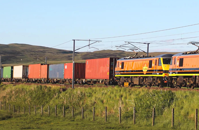 Francuski gigant morski stawia na kolej