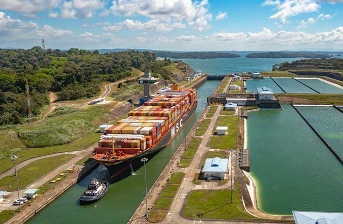 Władze Kanału Panamskiego chcą odbudować zyski z transportu LNG