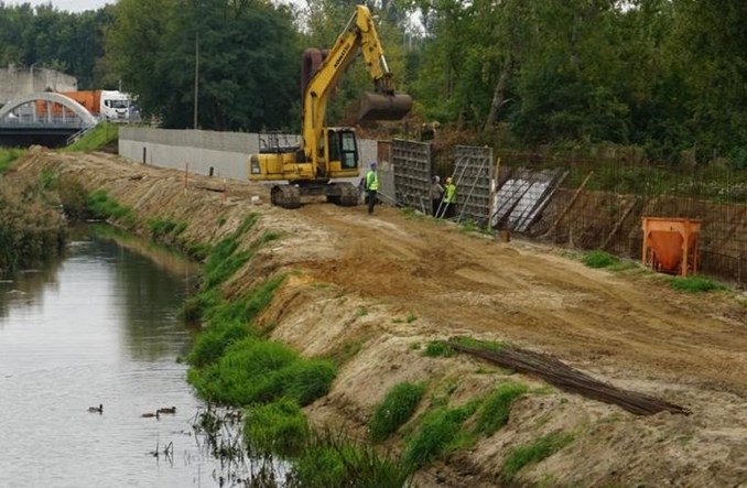 Częstochowa. Trwa budowa wałów przeciwpowodziowych 