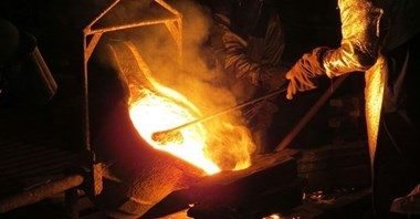 UE obniży kwoty importowe stali i podniesie cła do 50%