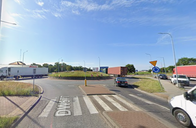 Uliczny protest przeciwko planowanej S50