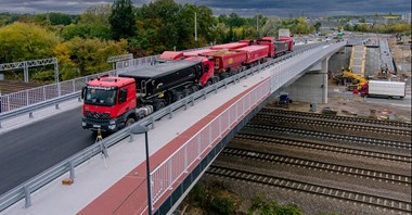 Wiadukt w Rembertowie przeszedł próby obciążeniowe