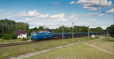 Kolejowy transport towarów przegrywa z przewozami drogowymi. Potrzebne zmiany 