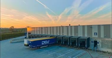 DSV – Global Transport and Logistics wspiera Świętego Mikołaja: ponad 1,5 miliona choinek dostarczonych w całej Europie