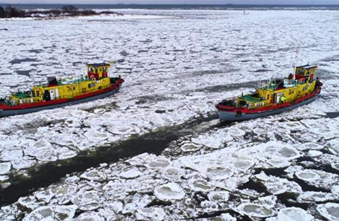 Lodołamacze ruszyły do akcji na Wiśle i Odrze