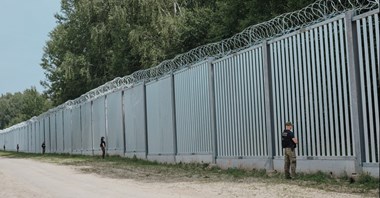 Koniec budowy drogi wzdłuż zapory na granicy z Białorusią