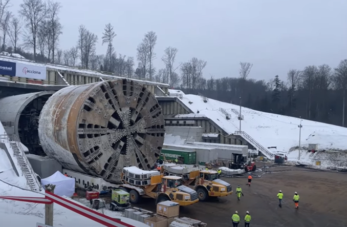 „Karpatka” wraca do pracy na S19. Przygotowania do drążenia drugiej nawy tunelu