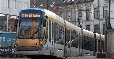 Bruksela. Tramwajem na lotnisko
