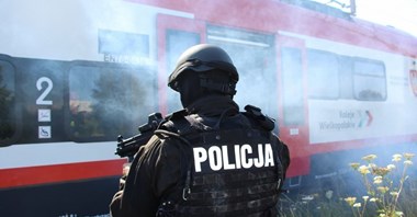 Jak reagować wobec ładunków wybuchowych w pociągach i autobusach?
