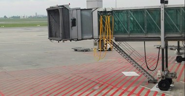 Port Polska: Sześciu oferentów na produkcję i dostawę rękawów pasażerskich