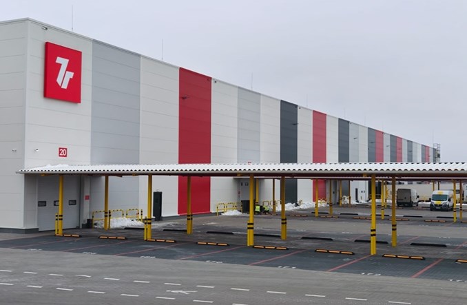 7R z kolejną udaną sprzedażą. Francuski gracz wchodzi na polski rynek