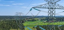 Pierwszy odcinek linii 400 kV Choczewo – Gdańsk Przyjaźń już z połową słupów