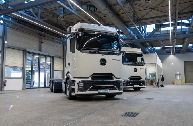 Girteka i Mercedes-Benz Trucks podpisały umowę na dostawę 500 samochodów ciężarowych