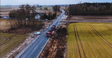 Rozbudowa drogi do przyszłej obwodnicy Wągrowca za półmetkiem