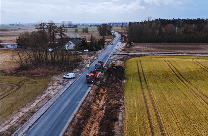 Rozbudowa drogi do przyszłej obwodnicy Wągrowca za półmetkiem