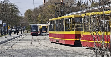 Łódź. Objazdowy debiut przebudowanej krańcówki w Parku Staromiejskim (zdjęcia)