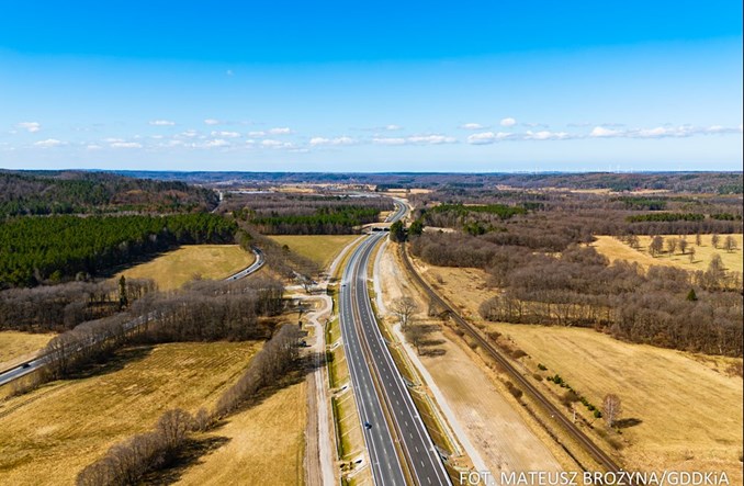 Co najmniej 140 km nowych dróg do wakacji. Gdzie pojedziemy?