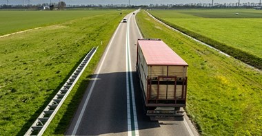 Gigantyczne ciężarówki podważają sens inwestycji w kolej