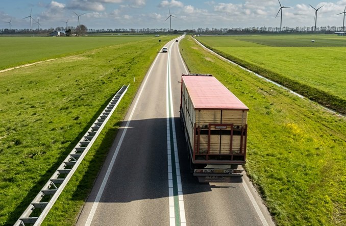 Gigantyczne ciężarówki podważają sens inwestycji w kolej