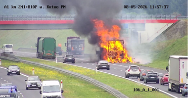 Pożar na A1. Droga zablokowana w obu kierunkach