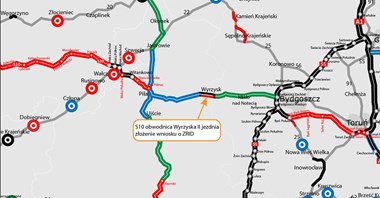 Bliżej drugiej jezdni obwodnicy Wyrzyska