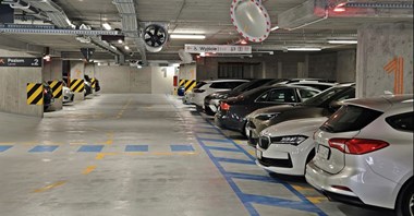 Łódź. Pierwszy parking wielopoziomowy już otwarty. Tydzień bez opłat (zdjęcia)