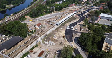 Węzeł przesiadkowy Gliwice-Łabędy na półmetku.  Część dróg gotowa jeszcze w tym roku