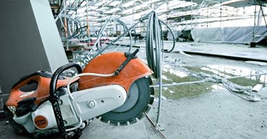Cięcie betonu, asfaltu i metalu – jaką przecinarkę wybrać do różnych zastosowań? 
