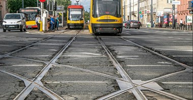 Warszawa. Ruszyły wakacyjne remonty torowisk tramwajowych