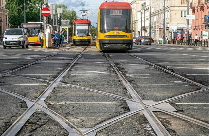 Warszawa. Ruszyły wakacyjne remonty torowisk tramwajowych