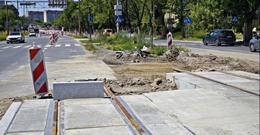Łódź. Budowa trasy tramwajowej na Broniewskiego. Jak przebiegają prace? [zdjęcia]