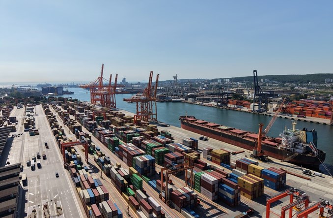 Port Gdynia z 3,5-procentowym wzrostem przeładunków po pierwszym półroczu