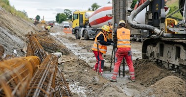 Trwają prace przy modernizacji linii kolejowej nr 201