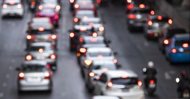 Koniec aut spalinowych do 2040 r.? Branża mówi: raczej nie